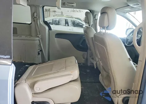 2013 Chrysler Town & Country Touring z USA, uszkodzony, nr VIN 2C4RC1BG0DR653177